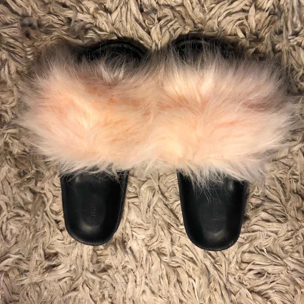Furry Slides - Picture 2 of 8
